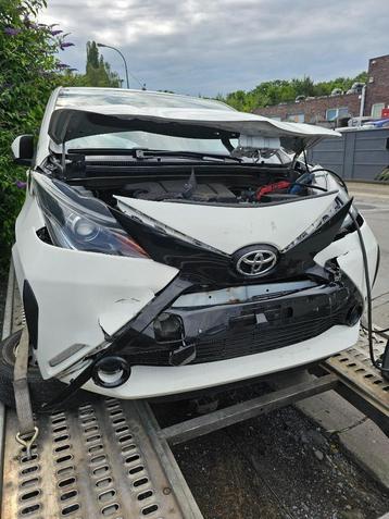 toyota aygo rentree pour pieces beschikbaar voor biedingen