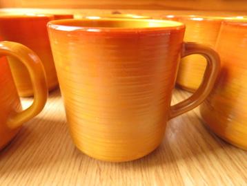 vintage arcopal 12 tasses mug modèle volcan BP beschikbaar voor biedingen