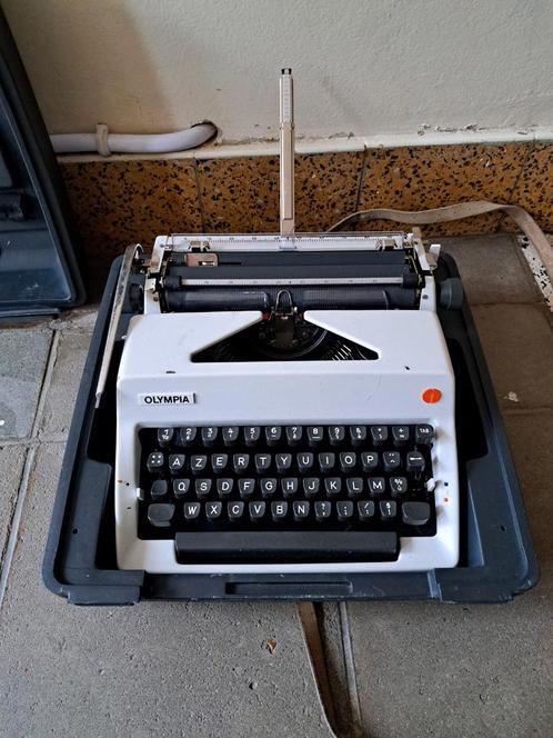 Typmachine Olympia, Divers, Machines à écrire, Comme neuf, Enlèvement ou Envoi