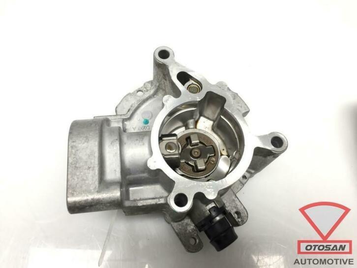 audi q2 2018 vag waterpomp water pomp 06l145100g, Auto-onderdelen, Airco en Verwarming, Audi, Gebruikt