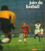 De geneugten van voetbal - boek 1977, Ophalen of Verzenden, Zo goed als nieuw