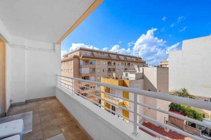 Volledig gerenoveerd appartement in Torrevieja, Immo, Buitenland, Spanje, Appartement, Stad