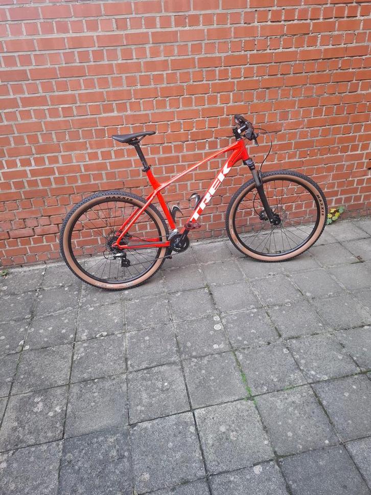 Trek Marlin 5 Gen 2 | RadioactiveRed, Fietsen en Brommers, Fietsen | Mountainbikes en ATB, Trek, Ophalen