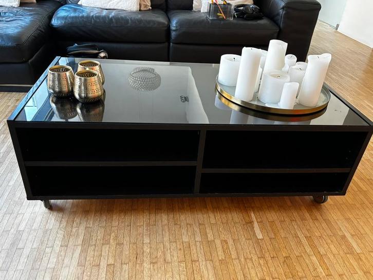 Table basse sur roulettes 95€, Maison & Meubles, Tables | Tables de salon, Utilisé, Moins de 50 cm, 50 à 100 cm, 100 à 150 cm