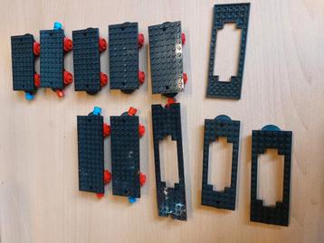 Lego wagons en bodemplaten beschikbaar voor biedingen