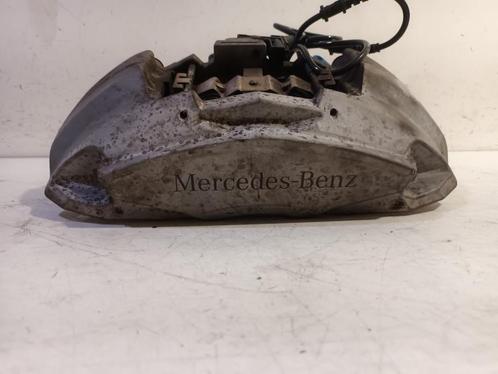 REMKLAUW RECHTS VOOR Mercedes-Benz C (W205), Auto-onderdelen, Remmen en Aandrijving, Mercedes-Benz, Gebruikt