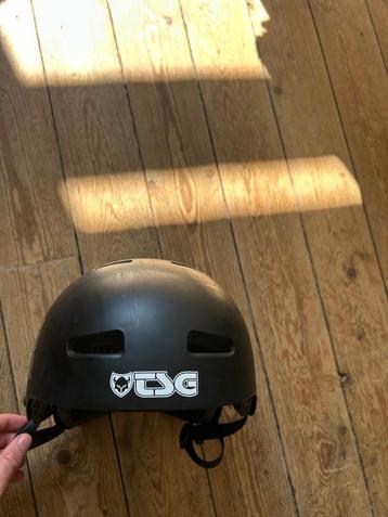 Helm TJG L/XL skateboard BMX Rollerskate beschikbaar voor biedingen