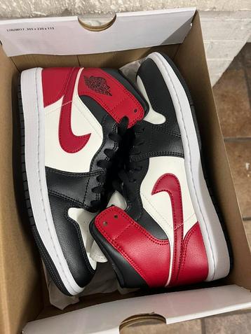 WINKE AIR JORDEN 1 MID taille 40, Neuf, Enlèvement ou Envoi, Autres couleurs, Nike