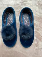 Pantoffels  -donker blauw - veloers- met pon-pon -maat 37, Kleding | Dames, Schoenen, Pantoffels of Sloffen, ANDERE, Gedragen
