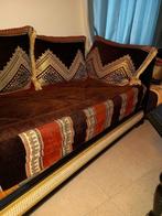 Marokaanse sedari 6.50 meter met box en tafel en 2 stoffen., Ophalen