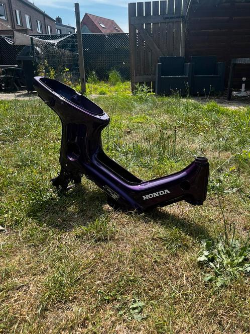 Honda cf50 chaly frame, Fietsen en Brommers, Brommers | Honda, Ophalen