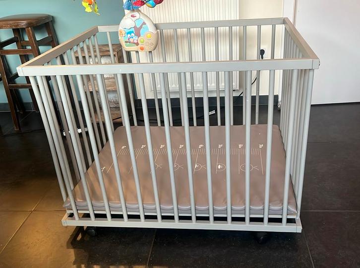 Speelbox / park, Kinderen en Baby's, Babyparken, Gebruikt, Rechthoekig, In hoogte verstelbaar, Wieltjes, Ophalen