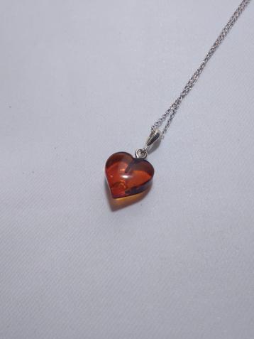 Collier en argent avec cœur en ambre cognac