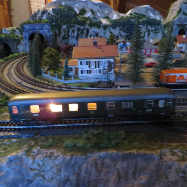 MARKLIN fourgon 4026+ éclairage, Hobby & Loisirs créatifs, Trains miniatures | HO, Utilisé, Wagon, Märklin, Envoi