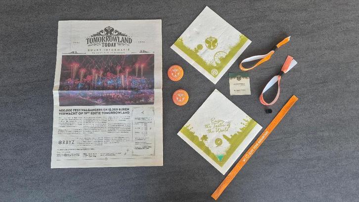 Art. 944 TOMORROWLAND - Souvenirs, Collections, Marques & Objets publicitaires, Comme neuf, Autres types, Enlèvement ou Envoi