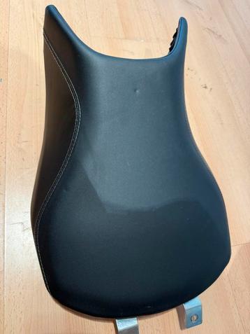 Selle Benelli TRk 502, Particulier