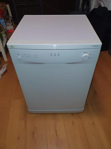 Vaatwasmachine, Elektronische apparatuur, Vaatwasmachines, Ophalen, Minder dan 10 liter, Zo goed als nieuw, 85 tot 90 cm