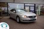 Volvo V60 2.0 T3 Kinetic Professional, Autos, Volvo, 5 places, Système de navigation, Beige, Break