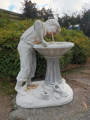 Magnifieke fontein  / tuinbeeld  beschikbaar voor biedingen