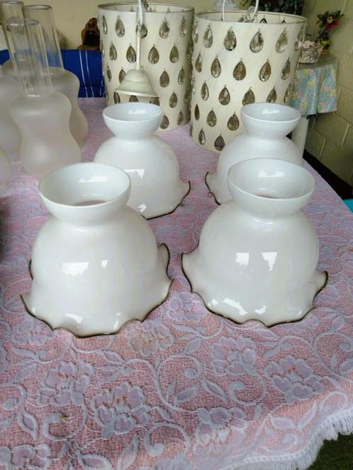 Set van 4 vintage opaline lampekappen – stijlvol en tijdloos, Huis en Inrichting, Lampen | Lampenkappen, Ophalen of Verzenden