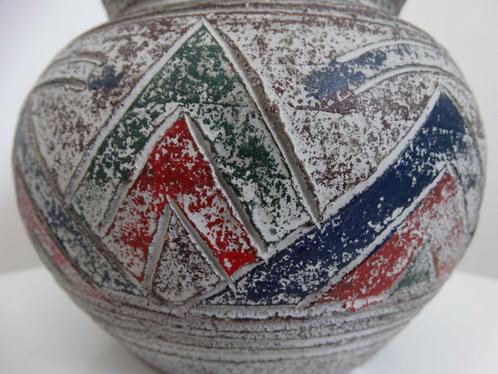 Vintage vaas bohemian pottery - groen blauw grijs rood wit f, Antiek en Kunst, Antiek | Vazen, Ophalen of Verzenden