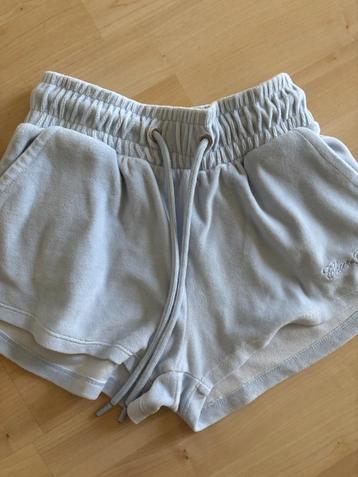 Short Bershka maat S beschikbaar voor biedingen