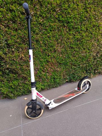 Decathlon Oxelo scooter met grote wielen beschikbaar voor biedingen
