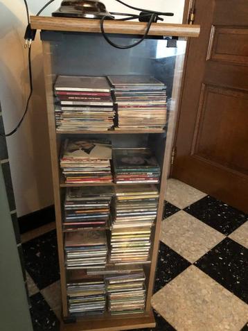 Cd kast inclusief Nederlandstalige cd’s  beschikbaar voor biedingen