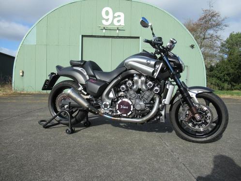 Yamaha Vmax 1700 Eerste eigenaar 02/2014 NIEUWSTAAT GARANTIE, Motoren, Motoren | Yamaha, Bedrijf, Naked bike, meer dan 35 kW