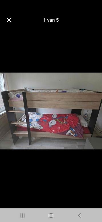 stapelbed beschikbaar voor biedingen