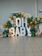 Lichtgevende „OH BABY” letters te huur - perfect voor een ba