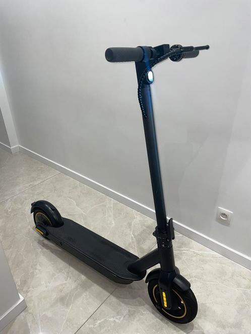 E- 30 Max +, Fietsen en Brommers, Steps, Zo goed als nieuw, Elektrische step (E-scooter), Ophalen