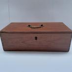 Antiek houten kistje. 33 x 16 x 10 cm., Antiek en Kunst, Antiek | Woonaccessoires, Ophalen of Verzenden