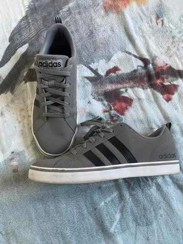 Adidas schoenen nieuw beschikbaar voor biedingen
