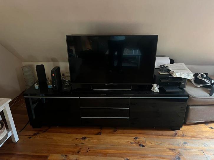 Modern zwart gelakt tv-meubel — uitstekende staat, Huis en Inrichting, Kasten |Televisiemeubels, Zo goed als nieuw, Ophalen