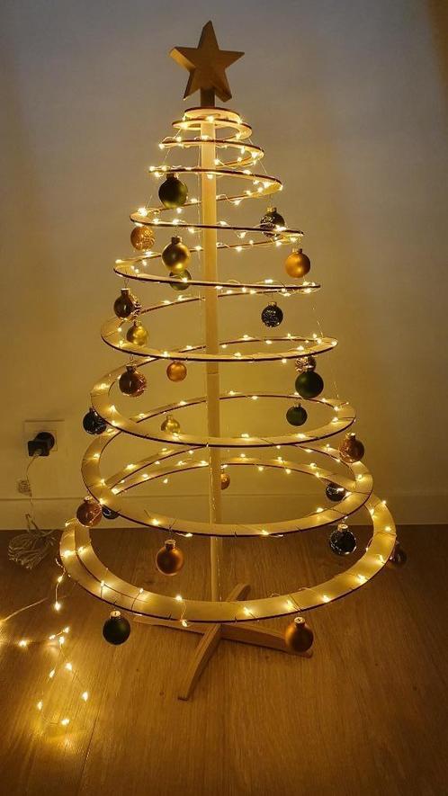 Houten kerstboom inclusief versieren en verlichting, Divers, Noël, Comme neuf, Enlèvement