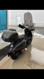 Vespa sprint Full Option B klasse, Fietsen en Brommers, Ophalen, Zo goed als nieuw