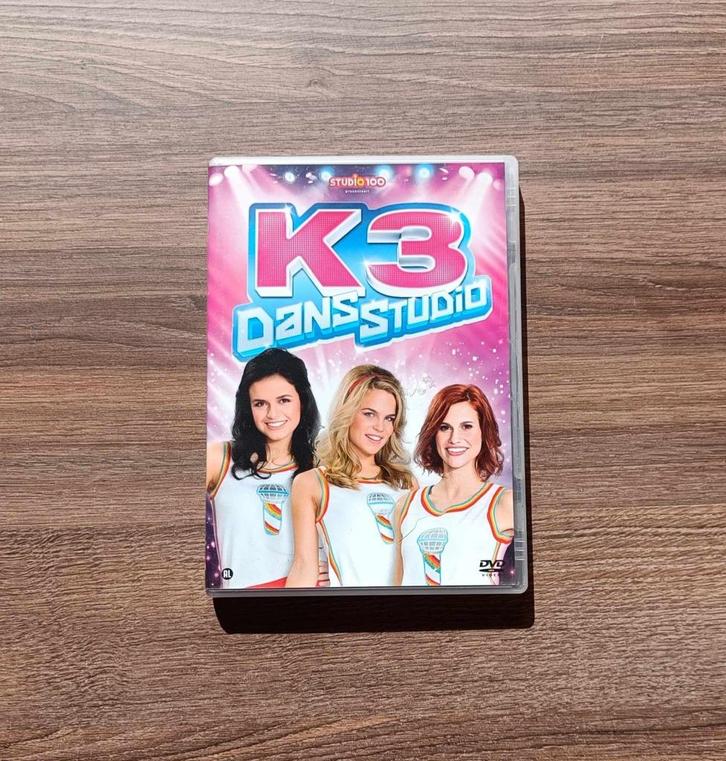 DVD - K3 - K3 Dans Studio - Hanne - Marthe - Klaasje - €3, Cd's en Dvd's, Dvd's | Nederlandstalig, Gebruikt, Tv fictie, Muziek