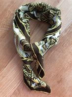 Foulard carré vintage 70, Sans marque, Enlèvement ou Envoi, Porté, Écharpe