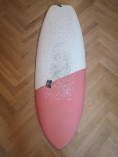 Shortboard 5'7", Sports nautiques & Bateaux, Planche à voile sur vague, Comme neuf, Shortboard, Enlèvement ou Envoi