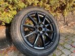 Winterbanden op zwarte aluminium velg 215/55 r17, Auto-onderdelen, Banden en Velgen, Ophalen, Banden en Velgen, 17 inch, Winterbanden