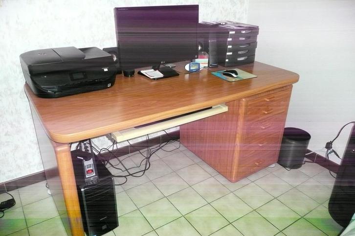 Bureau de fabrication et qualité allemandes, Maison & Meubles, Bureaux, Comme neuf, Bureau, Enlèvement