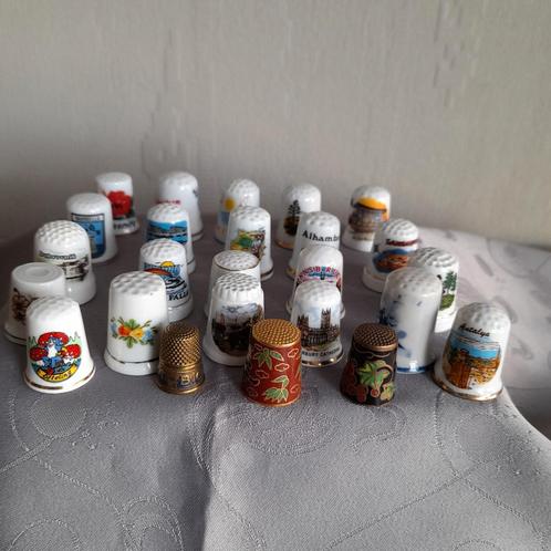 Lot vingerhoedjes - 25 stuks ., Verzamelen, Vingerhoedjes, Zo goed als nieuw, Ophalen of Verzenden