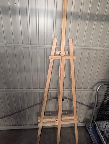 Houten Schildersezel beschikbaar voor biedingen
