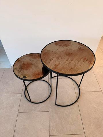 Notre Monde hoge bijzettafel-set (2 stuks) als nieuw, design beschikbaar voor biedingen