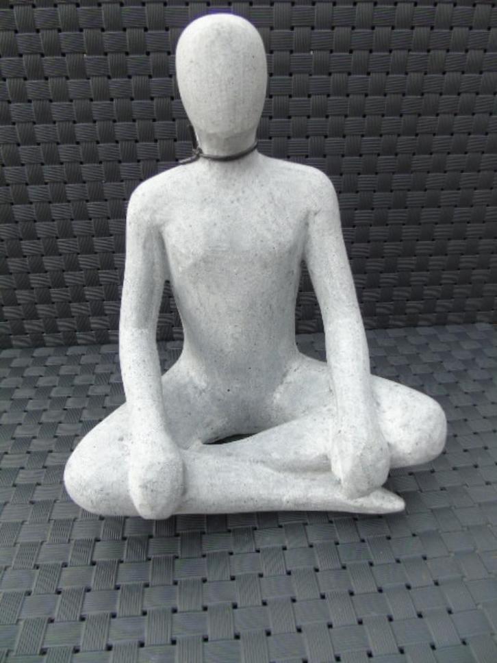Meditatiesneeuwpopbeeld in grijze polystone, Tuin en Terras, Tuinbeelden, Nieuw, Overige typen, Steen, Ophalen