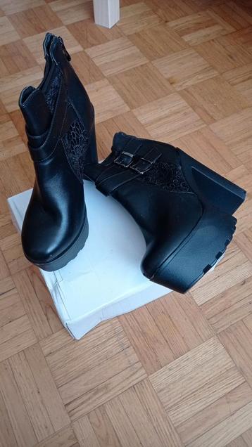 Chaussures dames jamais utilise'  beschikbaar voor biedingen