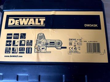 Dewalt decoupeerzaag  beschikbaar voor biedingen