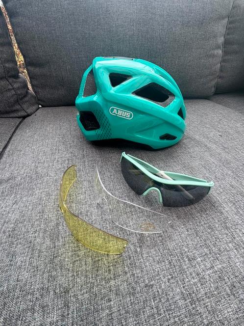 Abus helm maat S 48-54cm Groen/Blauw + Bril met extra lenzen, Fietsen en Brommers, Fietsaccessoires | Fietshelmen, Zo goed als nieuw