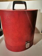 Ancienne boîte à chapeaux, Envoi